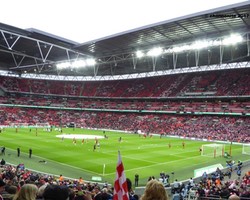 <h4>Warmup</h4>Both ManU and Saints players on Wembley’s pitch going through pre-match routines
